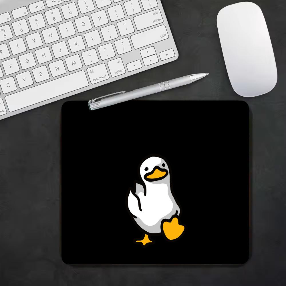 Маленький коврик для мыши с ми – обзор и цена Desk Setup Background